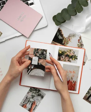 top-view-wedding-planner-resources-arrangement
